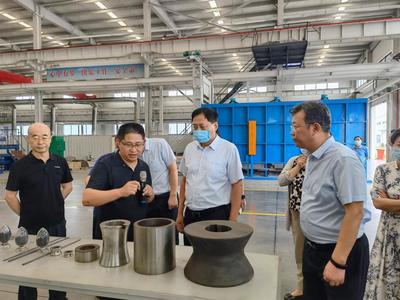 黨委書記張殿臣赴威海調研校地合作事宜并看望&ldquo;四進&rdquo;工作組學校掛職干部